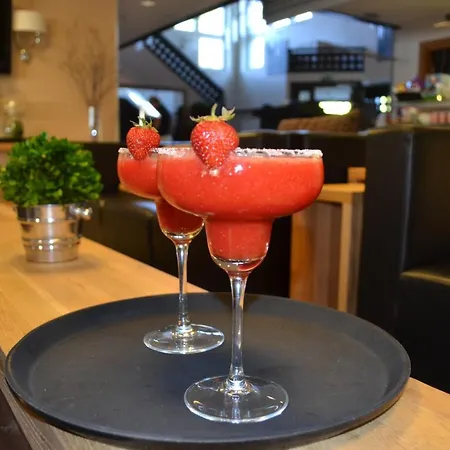 Aateli Lakeside - Former Lägenhetshotell 5*